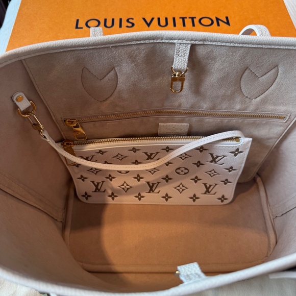 Louis Vuitton Spring in the City Khaki and Beige Monogram Empreinte Neverfull MM - Picture 6 of 7